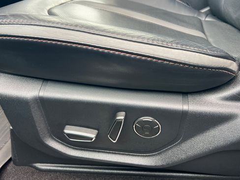 Used 2019 Ford F150 Platinum w/ Equipment Group 701A Luxury image 14