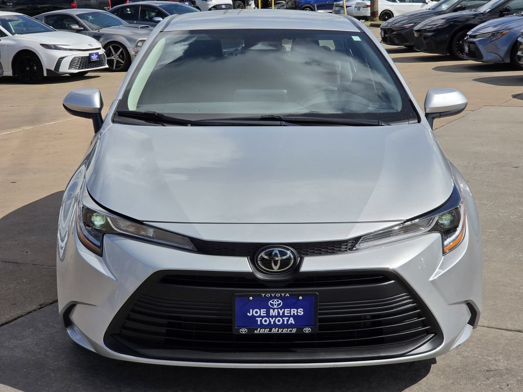 Used 2026 Toyota Corolla LE FWD image 3