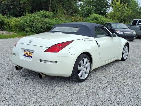 Used 2004 Nissan 350Z Touring RWD image 11