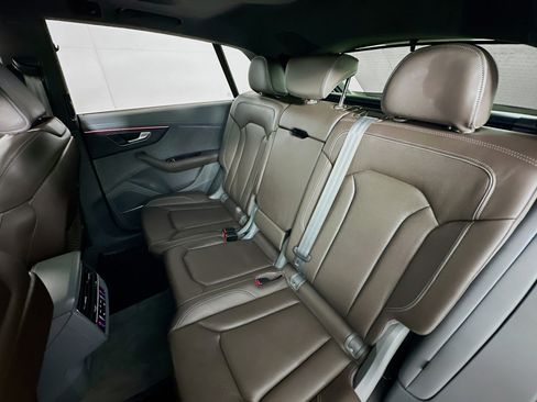 Used 2023 Audi Q8 Prestige w/ Prestige Package image 23