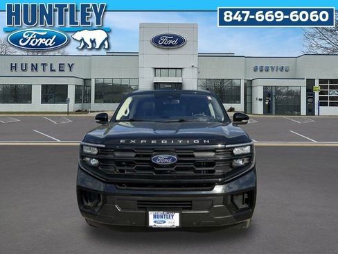 Used 2025 Ford Expedition Max Active AWD/4WD image 3