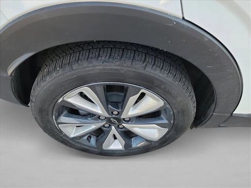 Used 2023 Chevrolet Bolt EUV LT w/ Convenience Package image 11