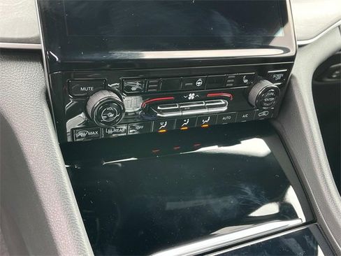 New 2025 Jeep Grand Cherokee Limited image 27