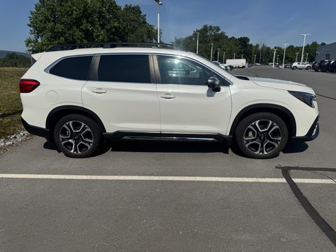 Used 2023 Subaru Ascent Limited w/ Technology Package AWD/4WD image 2