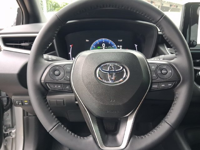 Used 2026 Toyota Corolla SE FWD image 15