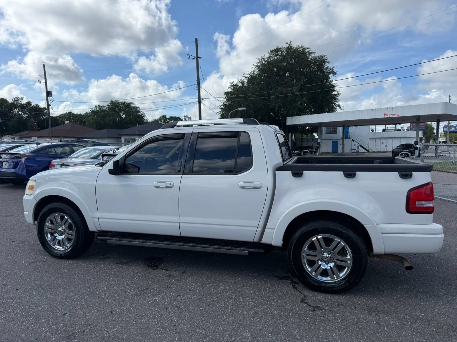 Used 2010 Ford Explorer Sport Trac Limited RWD image 8