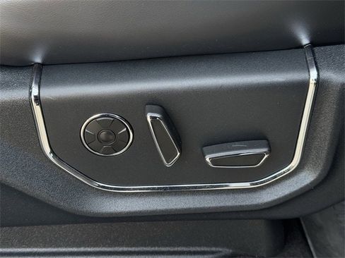 Used 2020 Ford Expedition Platinum image 32