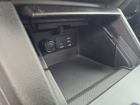 Used 2015 Subaru Outback 3.6R Limited image 27