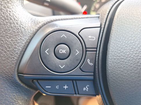 Used 2025 Toyota RAV4 LE FWD image 21