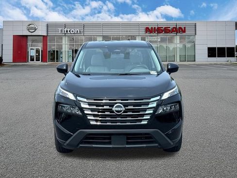 Used 2025 Nissan Rogue SV FWD image 2