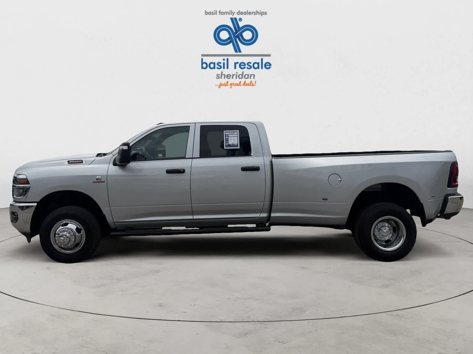 Used 2026 RAM 3500 Tradesman AWD/4WD image 3