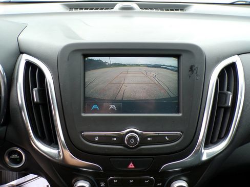 Used 2018 Chevrolet Equinox LT FWD image 26