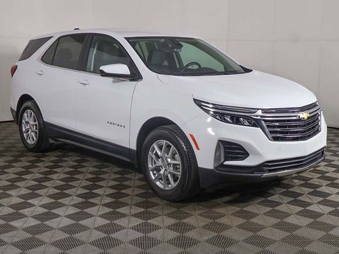 Used 2024 Chevrolet Equinox LT AWD/4WD image 2