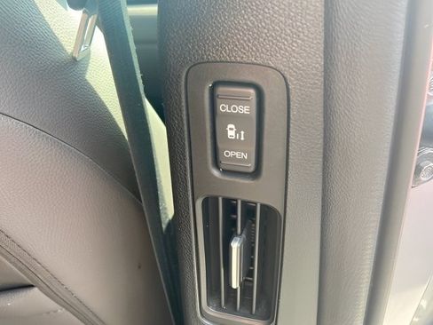 Used 2022 Honda Odyssey EX-L image 9