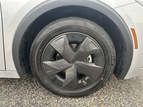 Used 2025 Toyota Prius LE image 28