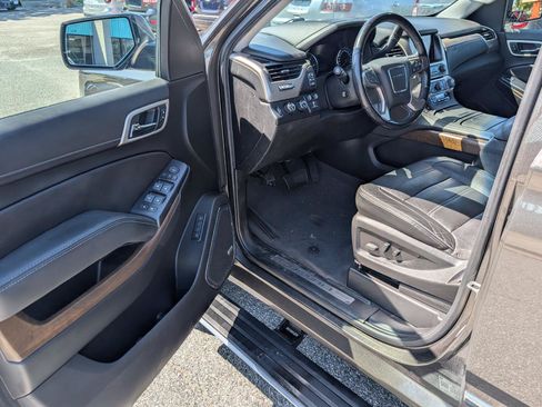 Used 2019 GMC Yukon XL Denali w/ Open Road Package AWD/4WD image 10