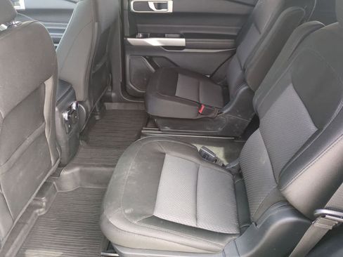 Used 2023 Ford Explorer XLT image 19