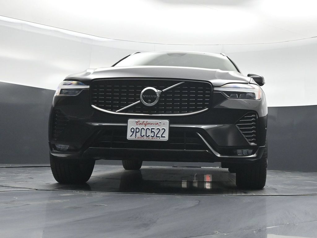 Used 2025 Volvo XC60 B5 Plus AWD/4WD image 47