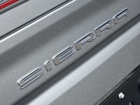 Certified 2024 GMC Sierra 1500 AT4 w/ AT4 Preferred Package AWD/4WD image 11
