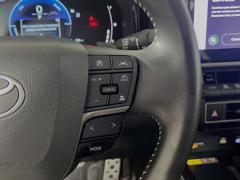 Used 2025 Toyota Camry SE w/ Multimedia Upgrade Package image 20