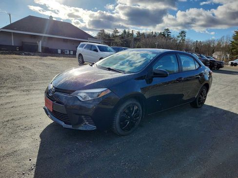 Used 2015 Toyota Corolla LE image 1