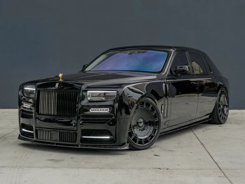 Used 2024 Rolls-Royce Phantom Sedan RWD image 3