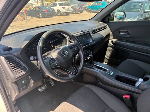 Used 2020 Honda HR-V Sport image 17