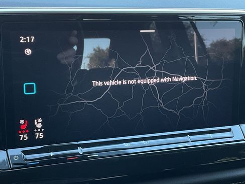 Used 2025 Volkswagen Atlas SE image 33