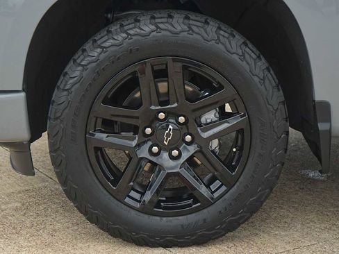 Used 2025 Chevrolet Silverado 1500 Custom RWD image 7