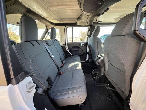 Used 2025 Jeep Wrangler Sport image 20