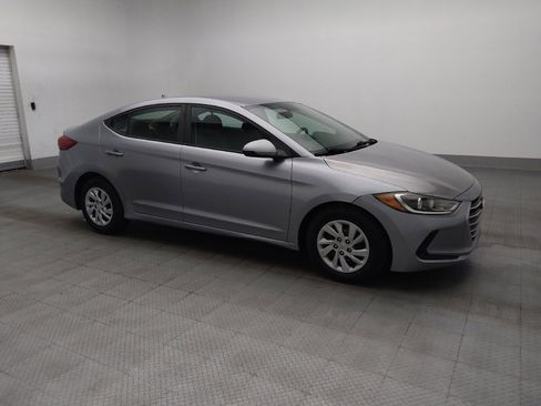 Used 2017 Hyundai Elantra SE FWD image 11