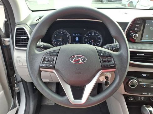 Used 2019 Hyundai Tucson SE image 18