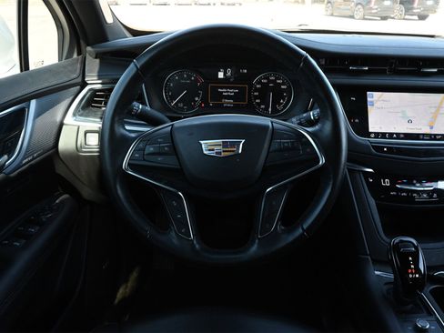 Used 2023 Cadillac XT5 Premium Luxury image 10