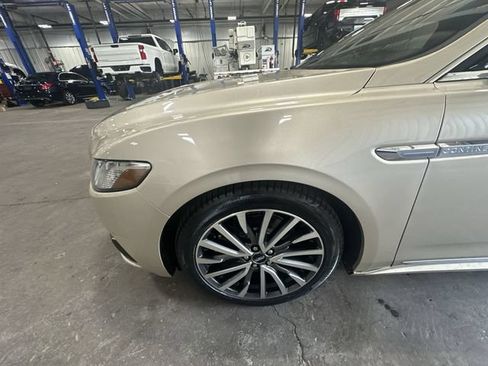 Used 2017 Lincoln Continental Select FWD image 23