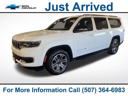 Used 2024 Jeep Wagoneer L Series II w/ Flexible Seating Group image 1