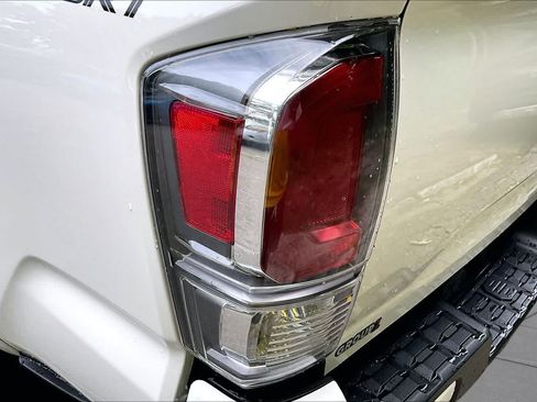 Certified 2021 Toyota Tacoma TRD Sport AWD/4WD image 26
