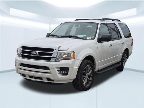 Used 2017 Ford Expedition XLT w/ Equipment Group 202A RWD image 1