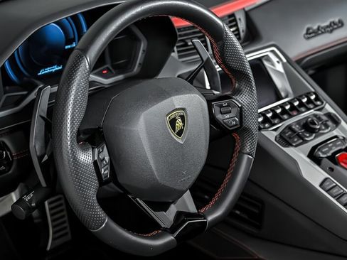 Used 2019 Lamborghini Aventador S AWD/4WD image 22