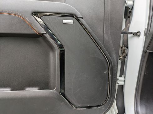 Used 2025 GMC Sierra 2500 AT4 image 13