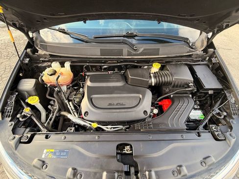 Used 2020 Chrysler Pacifica Touring-L image 12