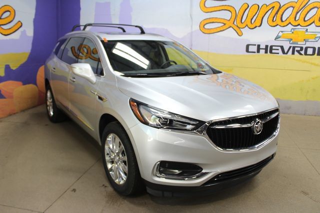 Used 2021 Buick Enclave Essence w/ Sound and Sites Package FWD image 3