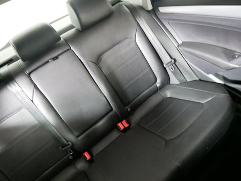 Used 2013 Volkswagen Passat 2.5 SE image 14