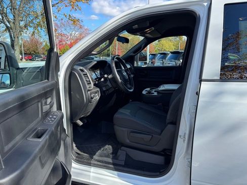 Used 2024 RAM 2500 Tradesman w/ Chrome Appearance Group image 11