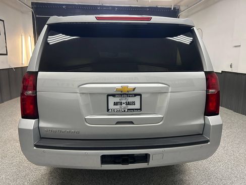 Used 2019 Chevrolet Suburban LT AWD/4WD image 5