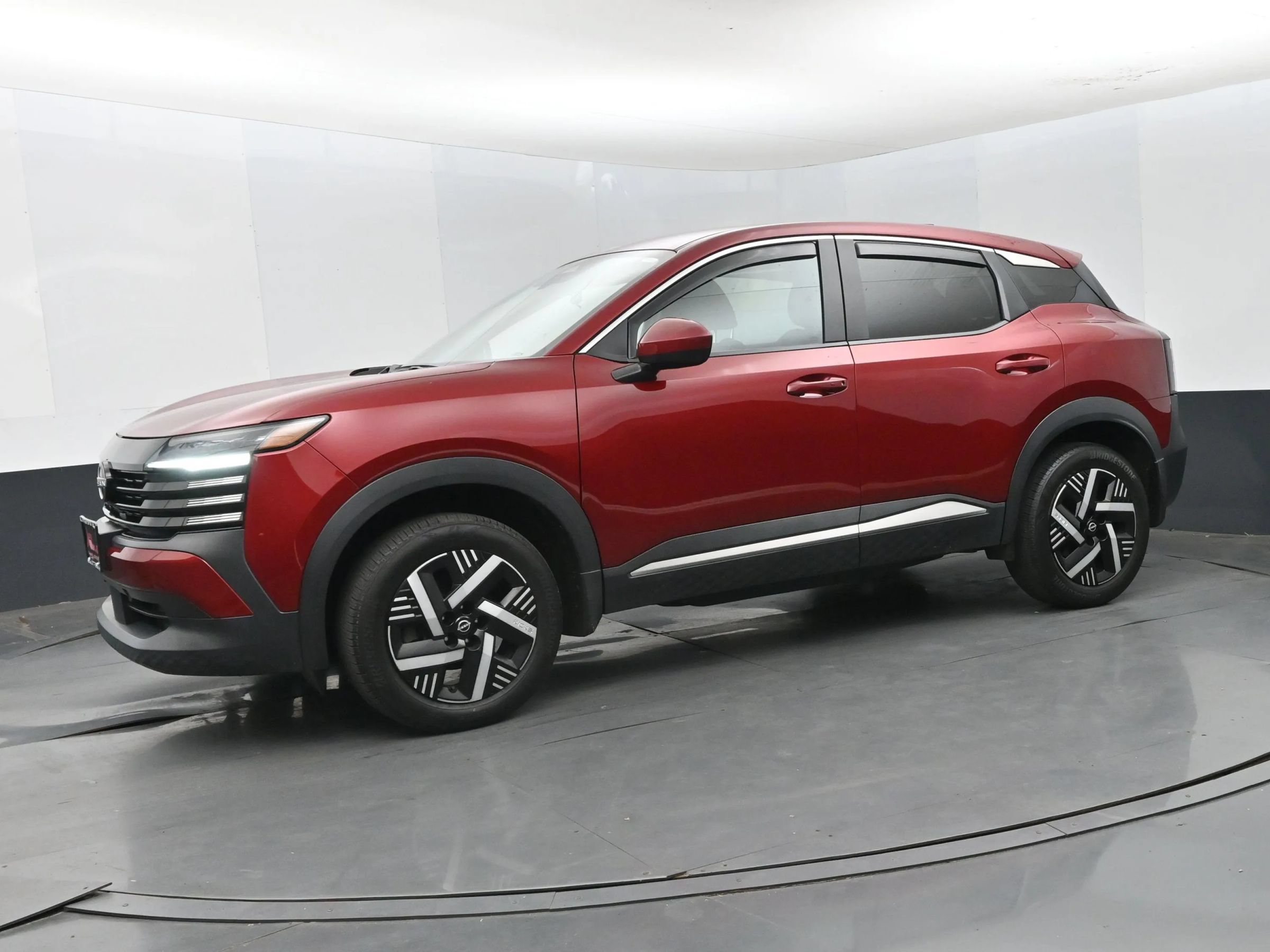 Used 2025 Nissan Kicks SV FWD image 5