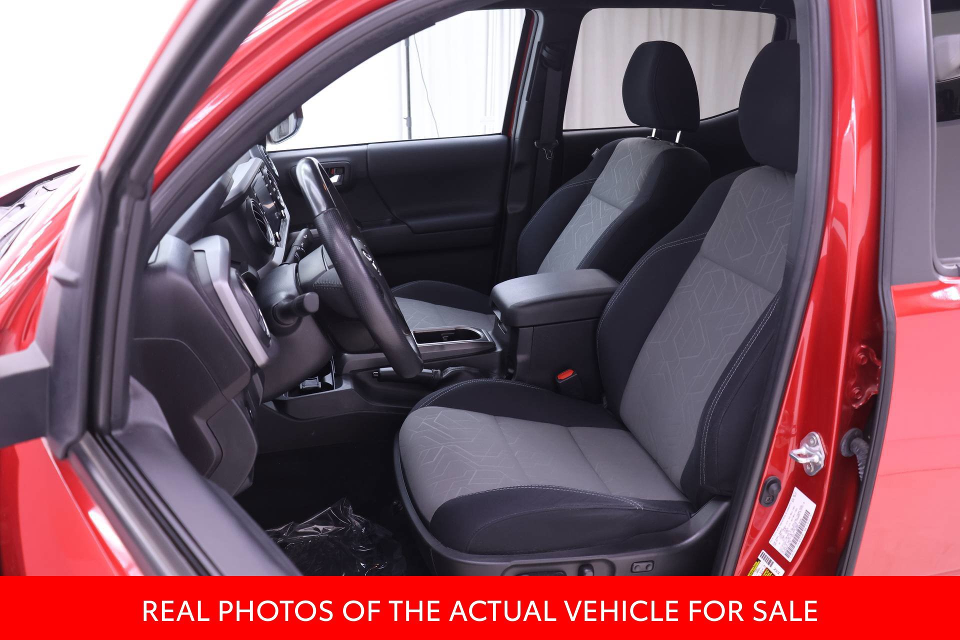 Certified 2023 Toyota Tacoma TRD Off-Road w/ Technology Package AWD/4WD image 4