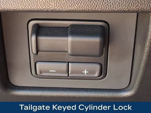 Used 2024 Chevrolet Colorado LT w/ LT Convenience Package AWD/4WD image 14