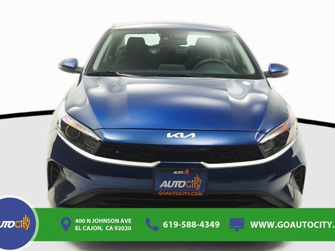 Used 2023 Kia Forte LXS w/ LXS Technology Package FWD image 4