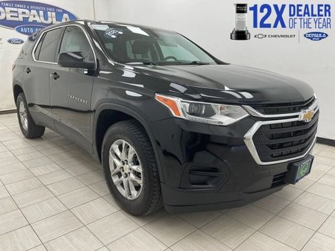 Used 2021 Chevrolet Traverse LS FWD image 1
