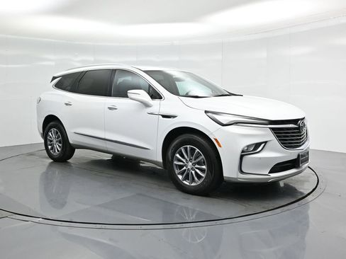 Used 2022 Buick Enclave Essence image 26